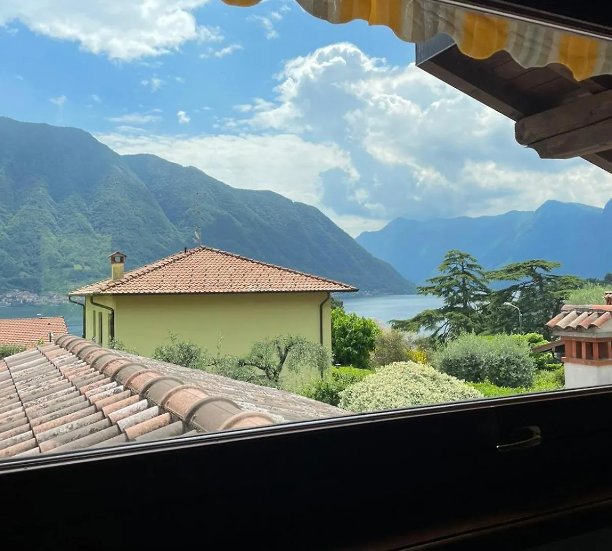 Vila Family House Ossuccio